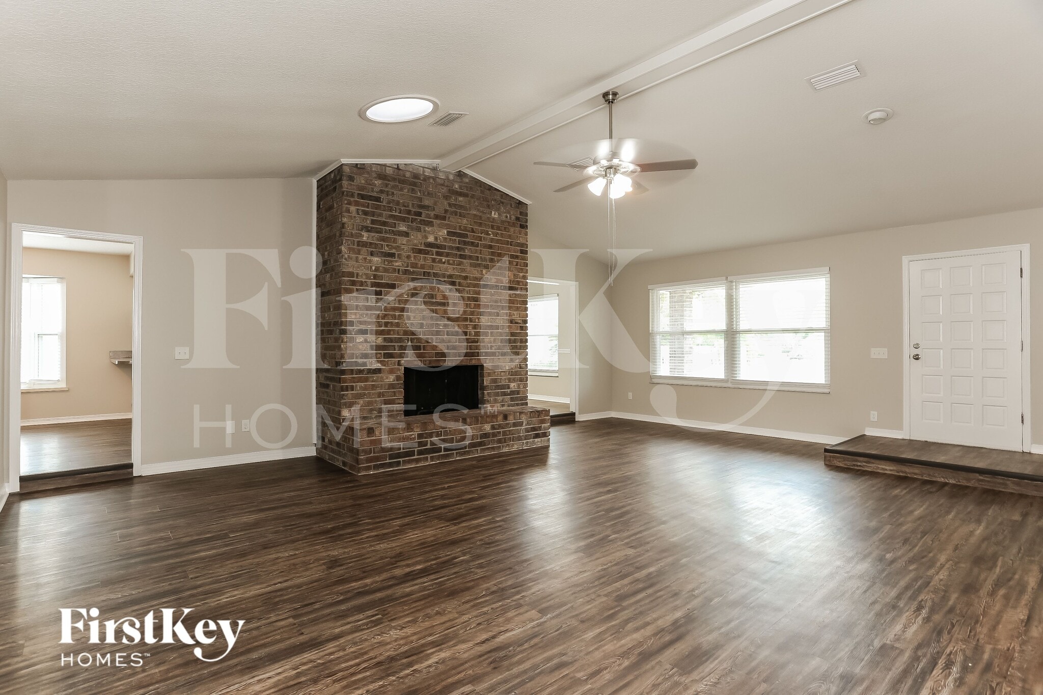 Building Photo - 800 Driftwood Pl