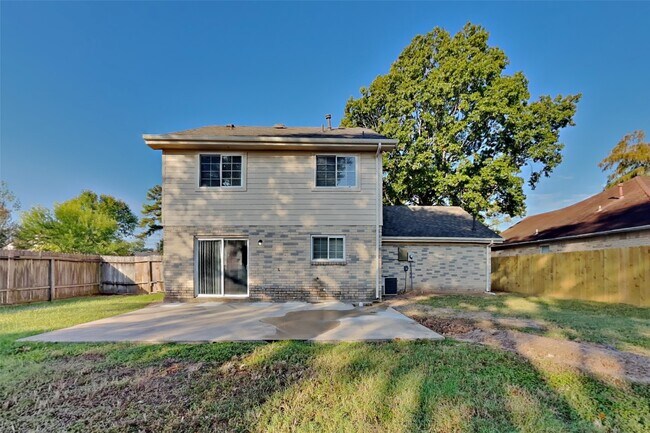 Building Photo - 7402 Grackle Dr