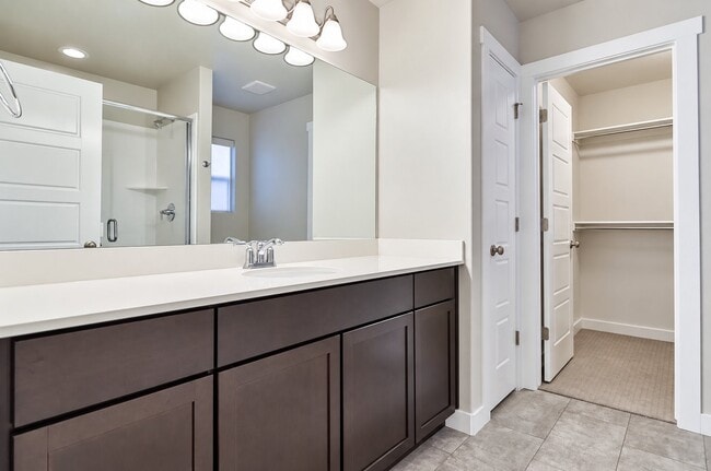 Building Photo - 1063 W Osprey Dr