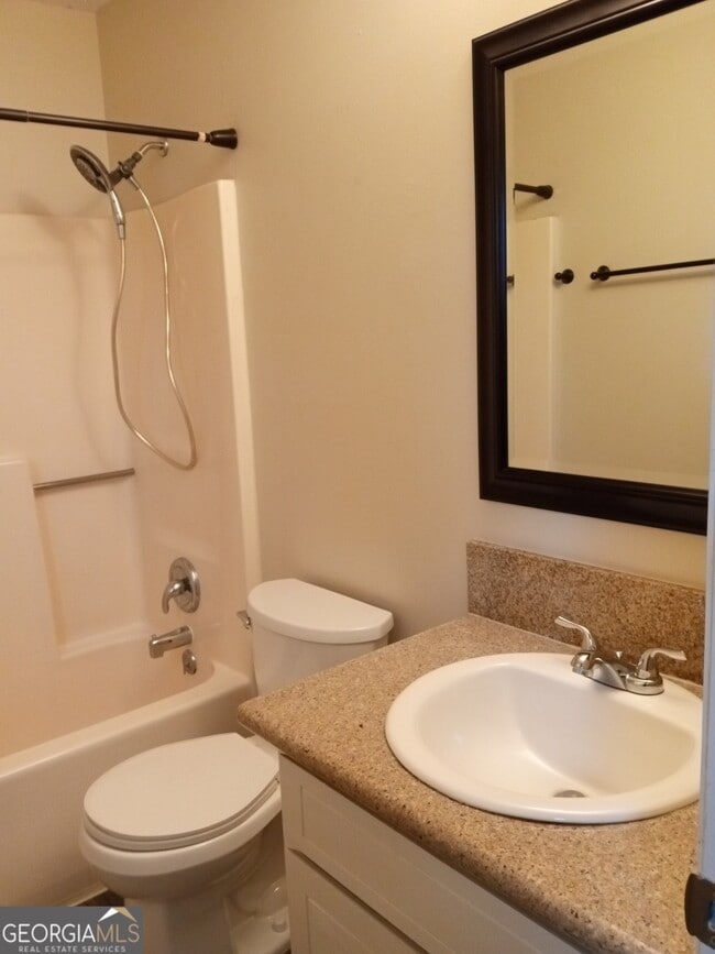 Building Photo - 419 Sunnyside Dr