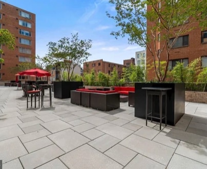 Courtyard - 950 25th St NW