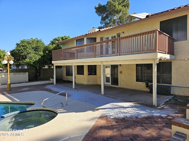 Building Photo - 2344 W Lobo Ave