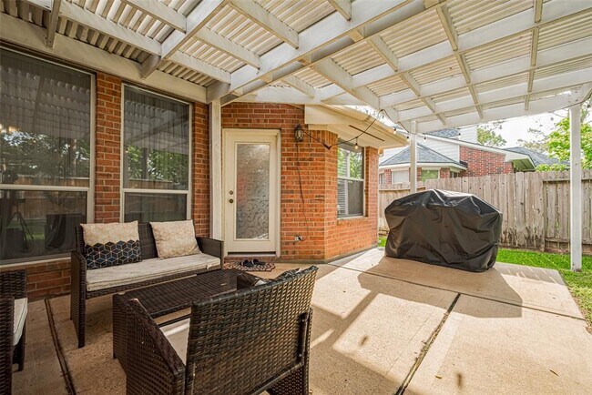 Building Photo - 22410 Merabrook Dr