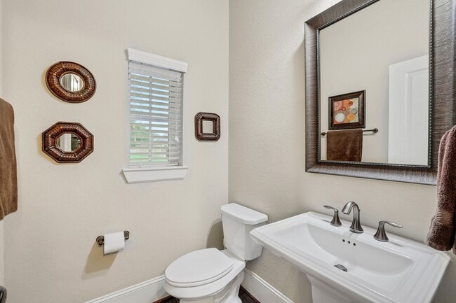 Building Photo - 10423 Hatcher Dr
