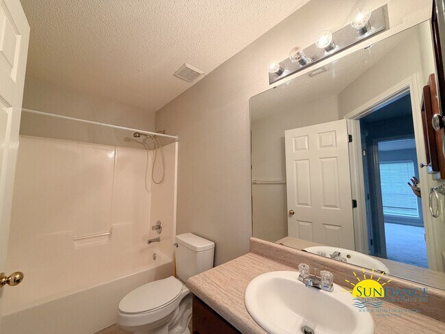 Building Photo - Charming 4-Bedroom Home in Hampton Ridge Estates of Navarre!