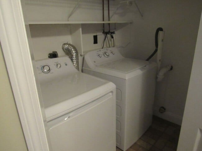 Building Photo - Salem single-family home for rent