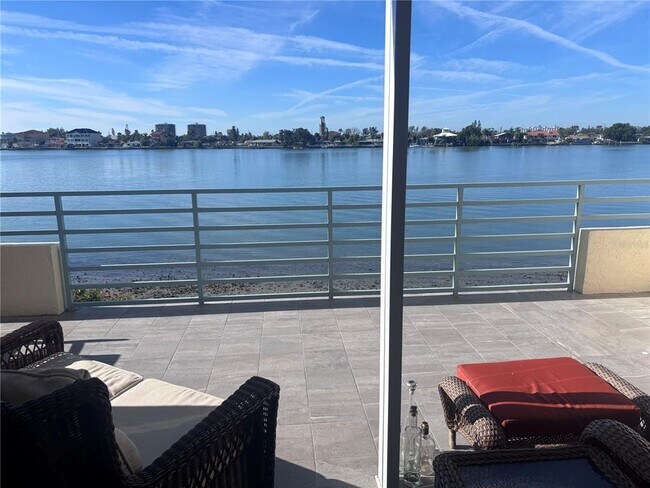 Building Photo - 7984 Sailboat Key Blvd S