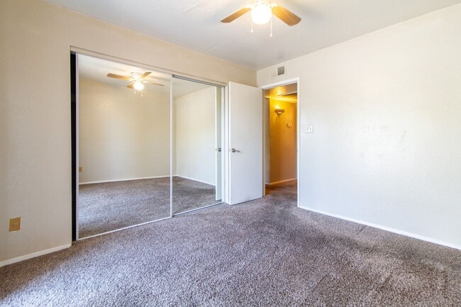Building Photo - * COMING SOON * Great 2 bed/2 bath Condo i...