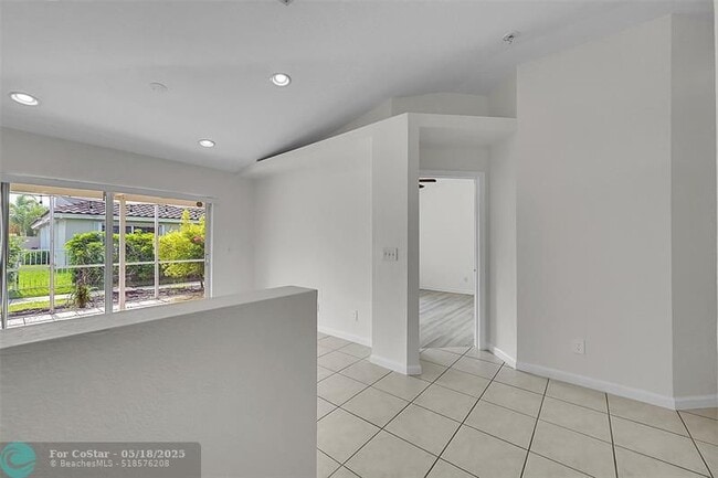 Building Photo - 5642 NW 118th Dr