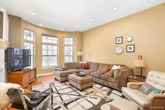 Building Photo - 33 Winder St