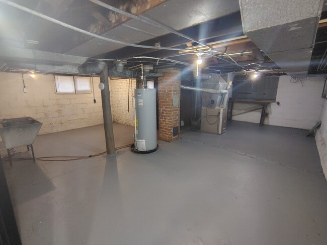 Building Photo - 2139 10th St