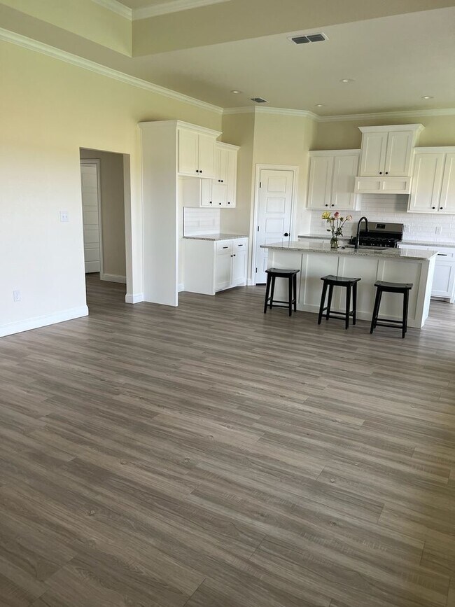 Building Photo - 2338 Old Ironsides Rd