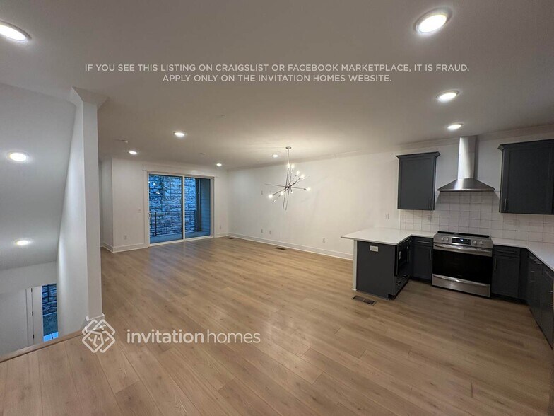 Building Photo - 428 38th Ave N