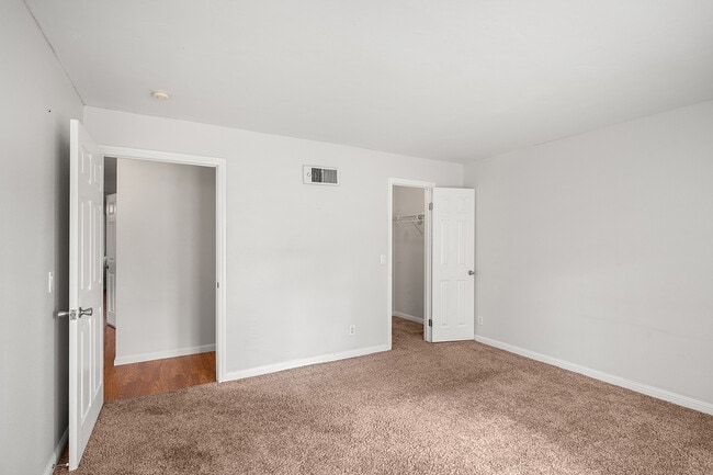 Building Photo - 1280 W Main St