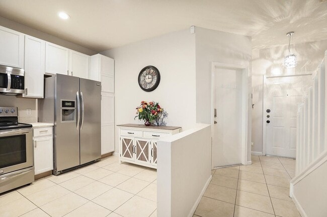 Building Photo - 9881 Porta Leona Ln