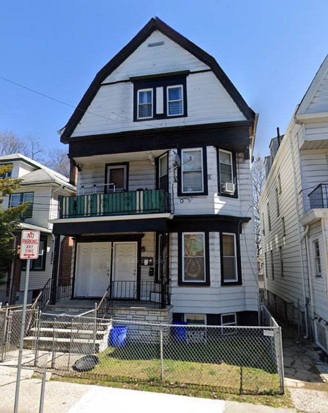 Building Photo - 106 N Munn Ave