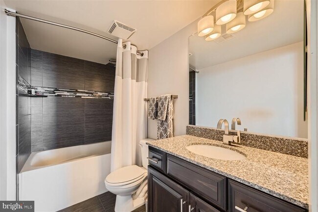 Building Photo - 414 Water St