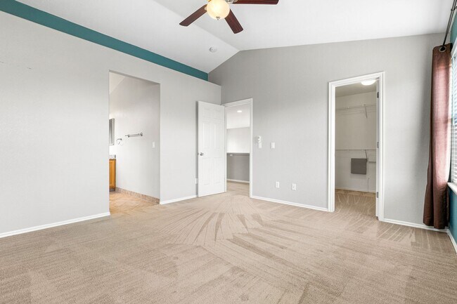 Building Photo - Large House in Parkview Highlands!