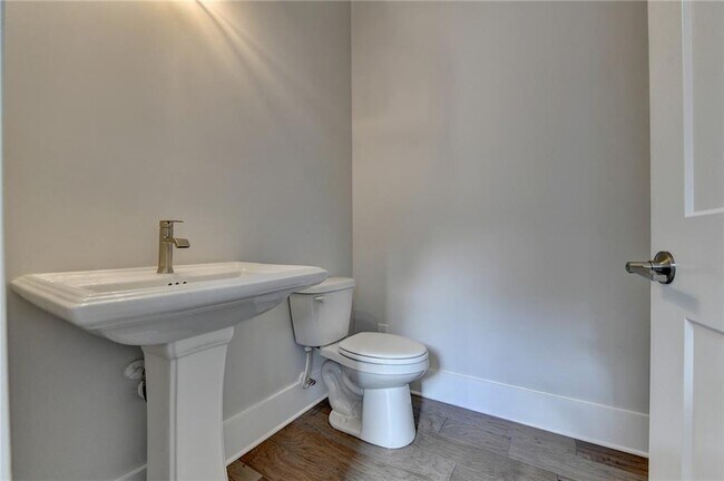 Building Photo - 375 Chiswick Cir