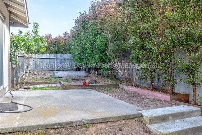 Building Photo - 1137 Mescal St