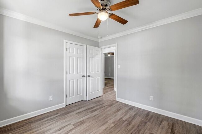 Building Photo - Great Location off of South Holden Road. 3 Bedroom 2 Bathroom Home.