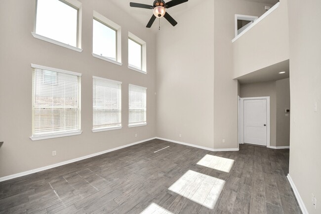 Building Photo - 7006 Winterberry Gln Ln