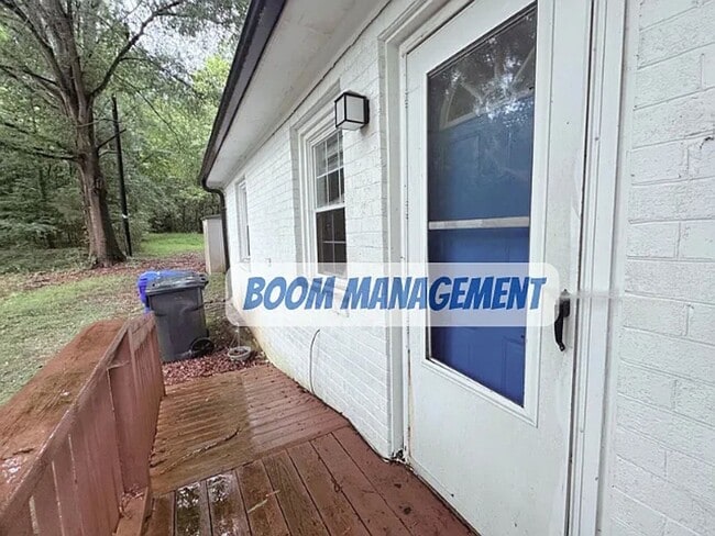 Building Photo - 185 Lawndale Ave