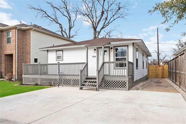 Primary Photo - 923 E 36th St