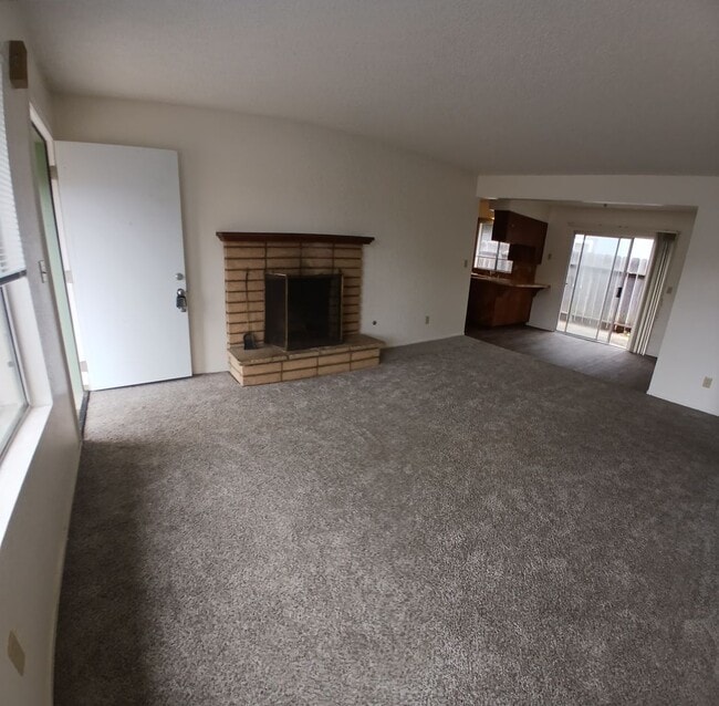Building Photo - 1060 Santa Ynez Ave