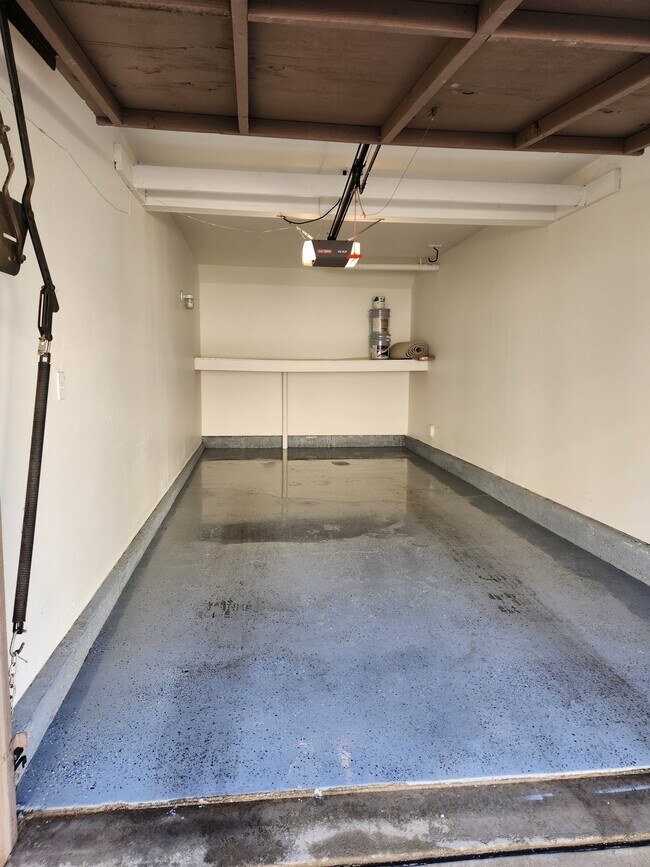 Building Photo - 8707 E Indian Hills Rd