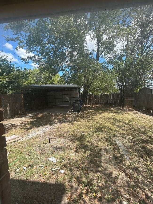 Building Photo - Come and see this well-kept beautiful home today!