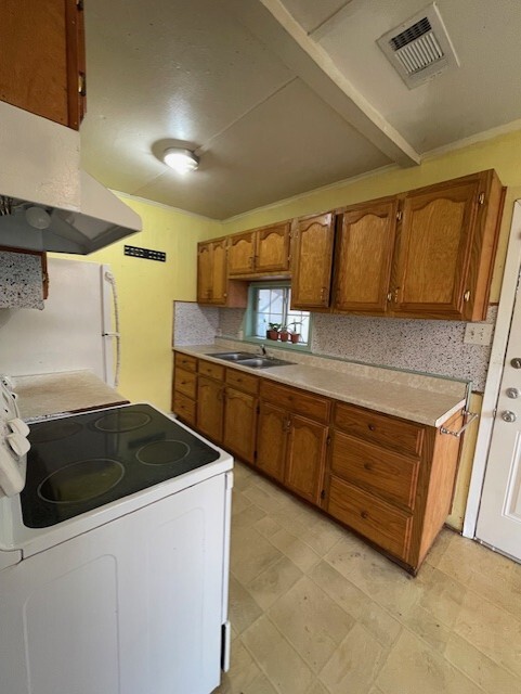 Kitchen - 1143 S Virginia Ave