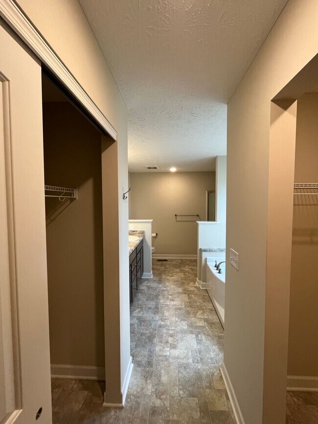 Building Photo - Charming Rural Retreat in Richwood- Fiber Internet Included!