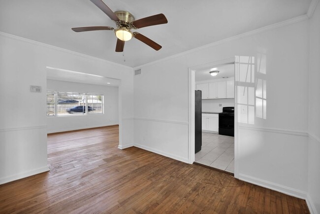 Building Photo - Stunning 3-Bedroom, 2-Bath Home in Desirable Mandarin Neighborhood!