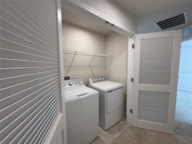 Building Photo - 1221 Lexington Ln