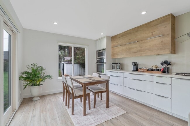 Building Photo - 5656 Donna Ave