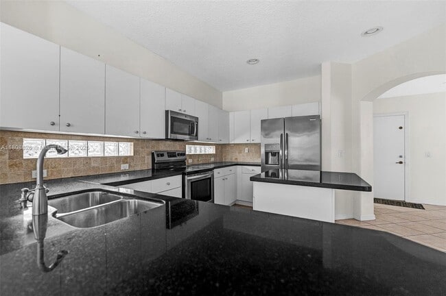 Building Photo - 5436 NW 121st Ave