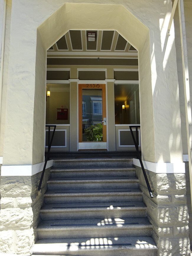 Building Photo - 2136 Broderick