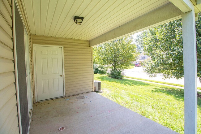 Building Photo - 1613 Citadel Dr