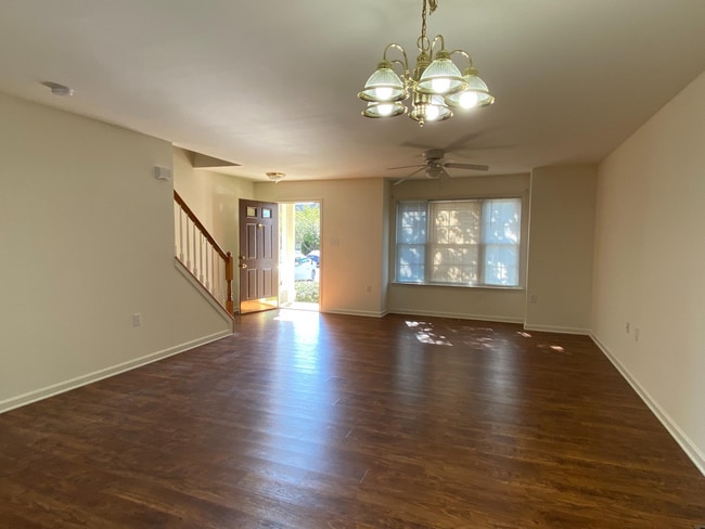 Building Photo - 25 Mabel Ln