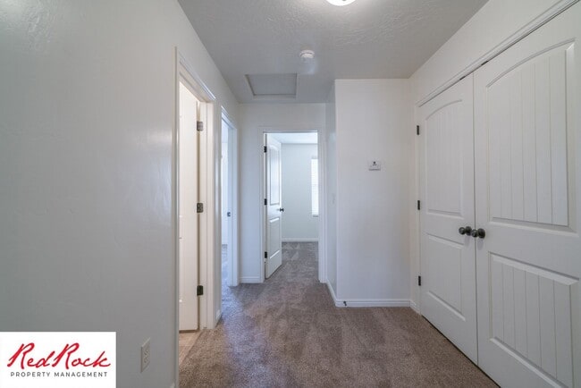 Building Photo - 2075 S Sir Monte Dr