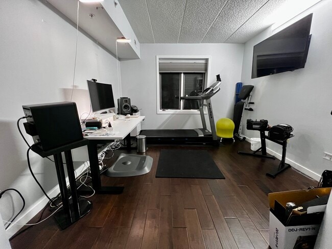 Building Photo - 2030 Saint Regis Dr