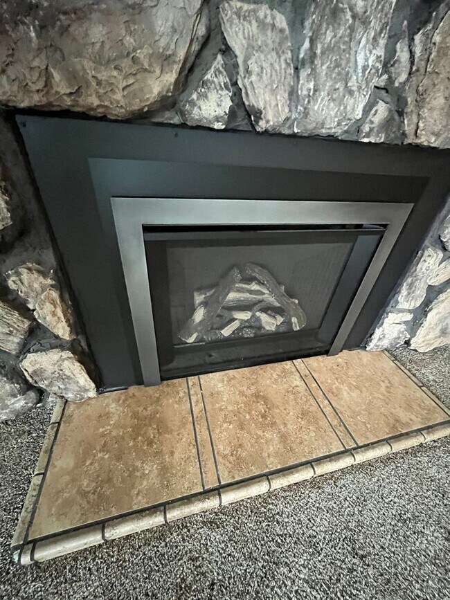 Building Photo - 29 Glacier Ave