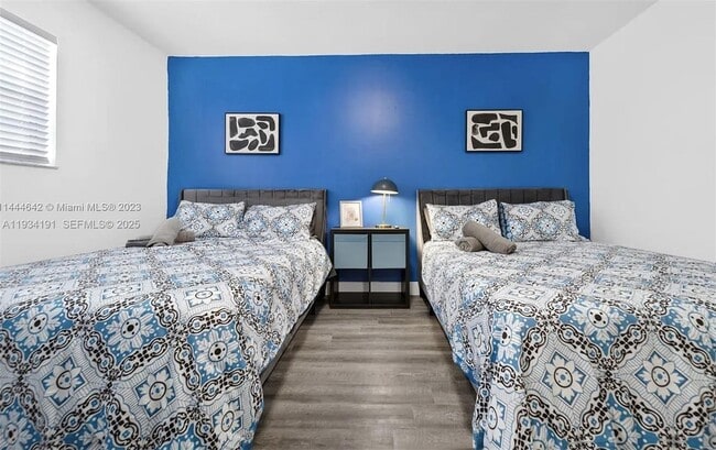 Building Photo - 1029 SW 5th St