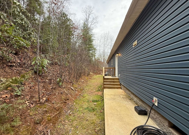 Building Photo - 123 Pete Mann Rd