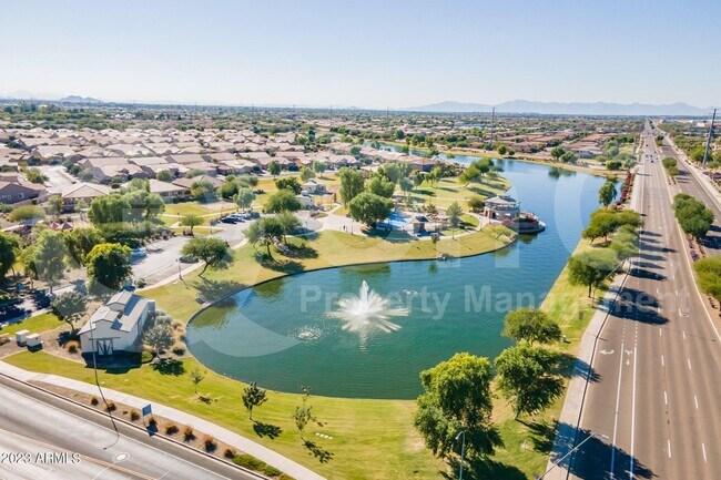 Building Photo - 3270 S Santa Rita Way