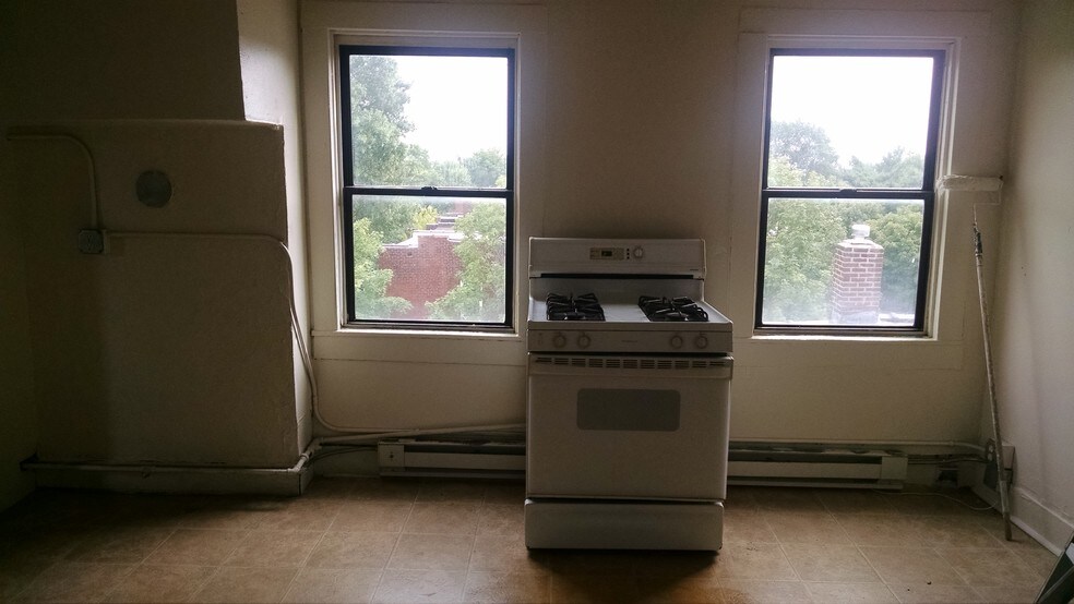 Building Photo - 4256 Nebraska Ave