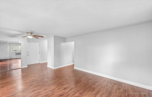 Building Photo - 1050 N Wheeling Rd