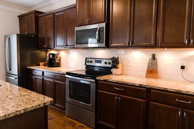 Building Photo - 40 Nokes Dr