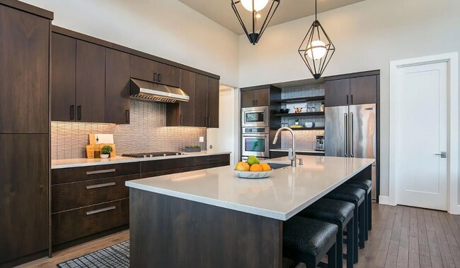 Building Photo - Beautiful and Spacious 3 Bed/2.5 Bath Home on 0.46 Acre Lot in SE Bend